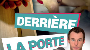 DERRIERE LA PORTE