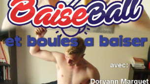 BAISEBALL ET BOULES A BAISER