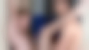 Jaxon soulage Oscar dans les toilettes