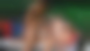 Double péné pour le beau Taylor