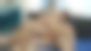 Caresses intimes à trois