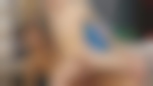 Distrait par un beau paquet