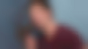 Pipe gourmande dans les chiottes