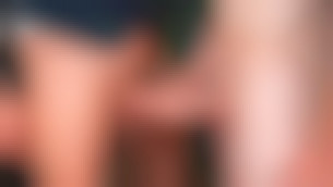 Mec démonté par jeune homme