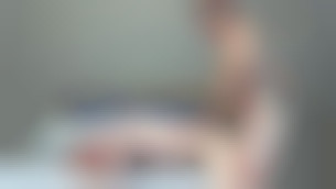 Actif bien équipé entre les jambes